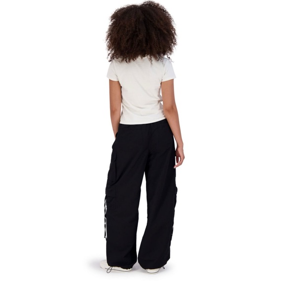 Aeropostale Women’s Cargo Pants - Picture 4 of 6